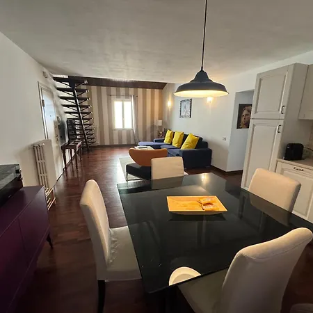 Apartman Yema Amphitheater 93-lucca *